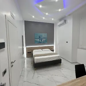 https://napoli-forever.hotels-amalfi.com